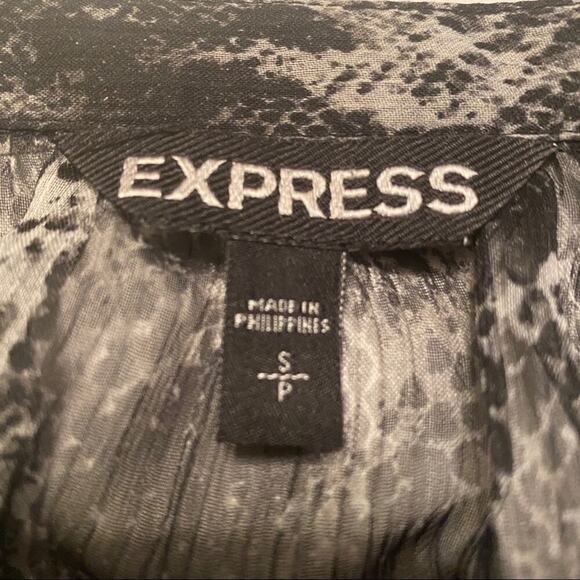 Express Snakeskin Semi Sheer Lined Career Party Top Blouse Women’s S Small - Picture 2 of 8